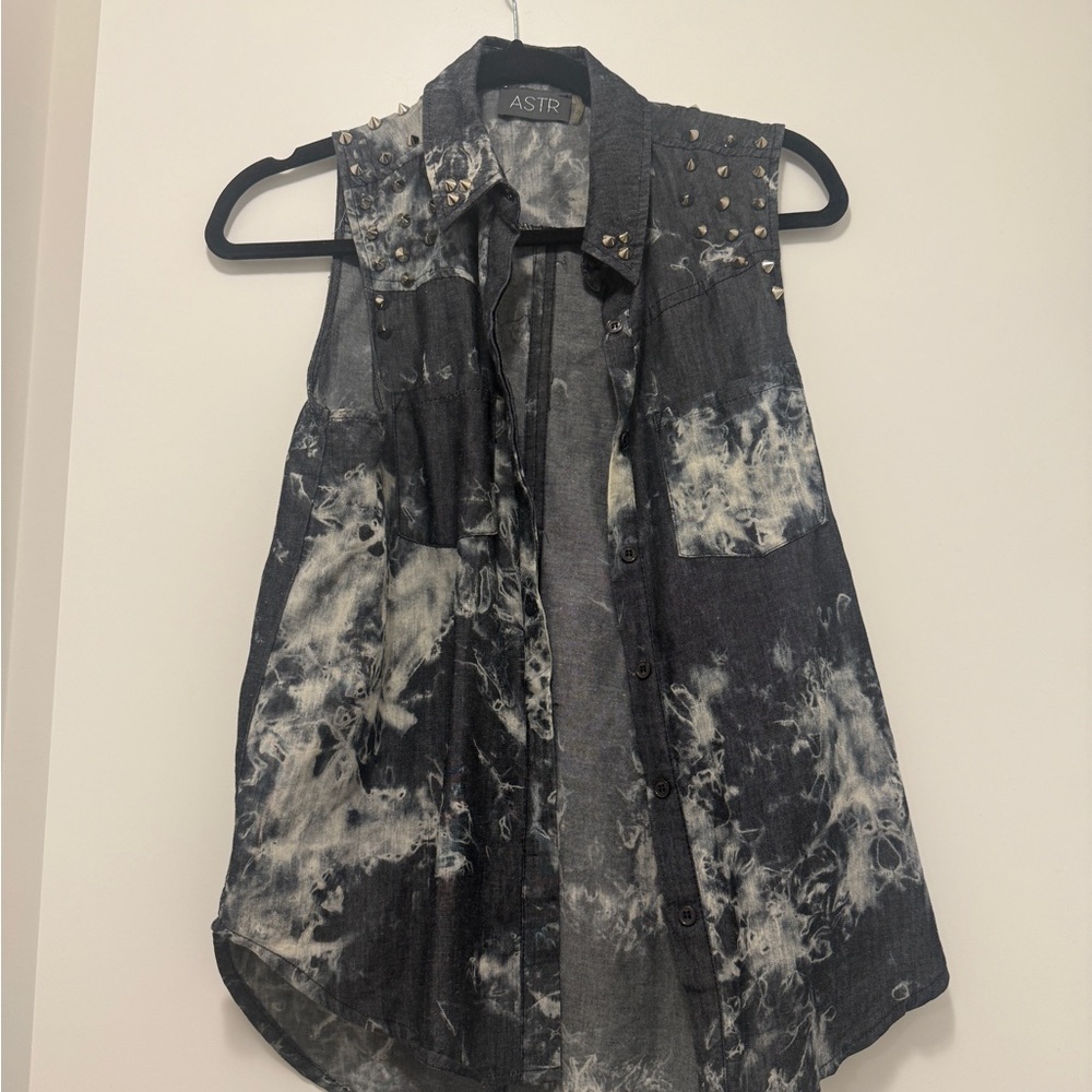 ASTR Black and White Sleeveless Shirt with Studs